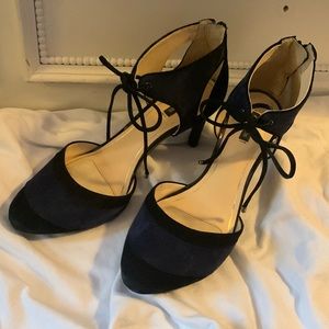 Alex Marie 3” Black&Navy Size 9 Heels